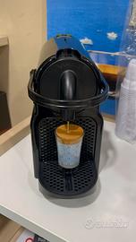 PARI AL NUOVO macchina del caffè nespresso inissia