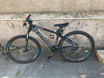 Mountain bike b'twin rock rider 520