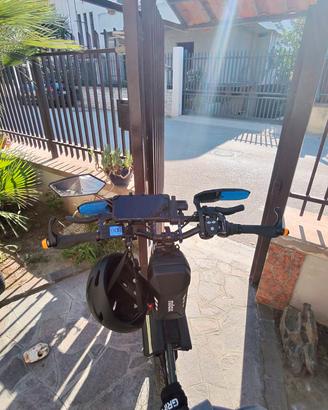 bici elettrica super accessoriata 