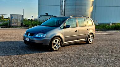 Volkswagen Touran 1.6 16V 6 MARCE 7 POSTI