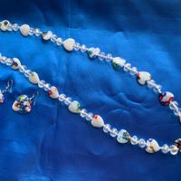 Collana e orecchini di vetro di murano
