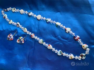 Collana e orecchini di vetro di murano