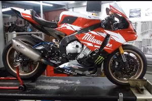 Yamaha R1 2016