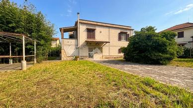 CASA INDIPENDENTE A LATINA