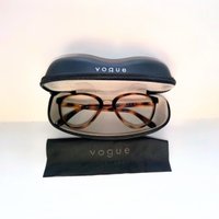 Eleganti occhiali da vista Vogue con montatura tar