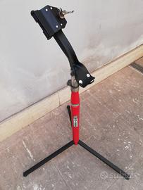 Cavalletto per manutenzione biciclette