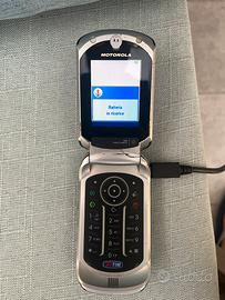 Telefono cellulare Motorola 1070 umts