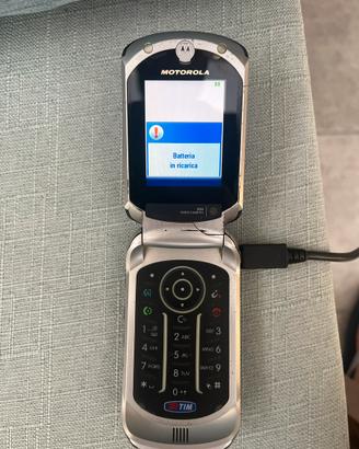 Telefono cellulare Motorola 1070 umts