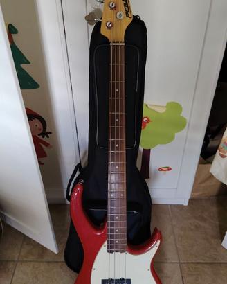 basso elettrico e pedaliera per chitarra elettrica