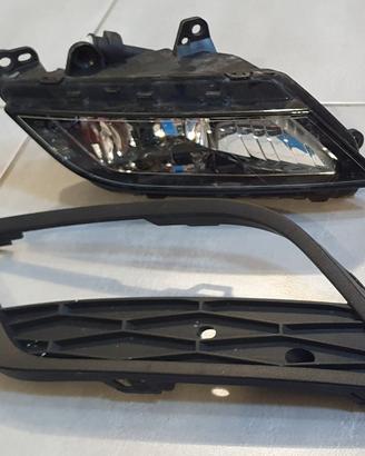 Fendinebbia anteriore sinistro Seat Leon 5F