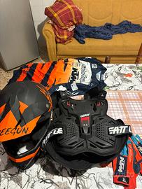 Casco / maglietta/ corpetto/ guanti/ tappo marmitt