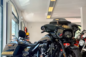 HARLEY-DAVIDSON FLHX Street Glide OHLINS BI POSTO 