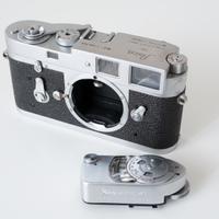 Leica M2 n. 1108759 (1965) + LeicaMeter MC