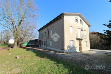 CASA SEMINDIPENDENTE A BAGNOLO IN PIANO