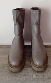 Stivaletti con carrarmato color tortora