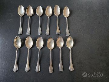 Set di 12 cucchiaini di argento 800