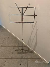 Leggio in metallo pieghevole