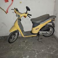 scuter free  giallo