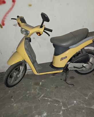 scuter free  giallo