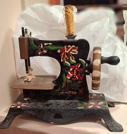 macchina da cucire giocattolo vintage