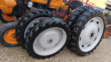 Set di gomme strette per trattore same lamborghini