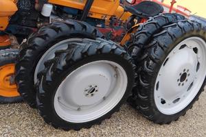 Set di gomme strette per trattore same lamborghini