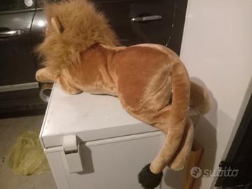 splendido  leone in peluche  gigante!! 