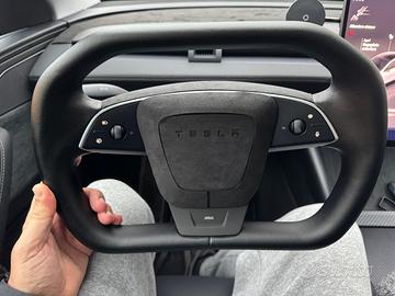 volante x Tesla model Y Juniper e model 3 highland