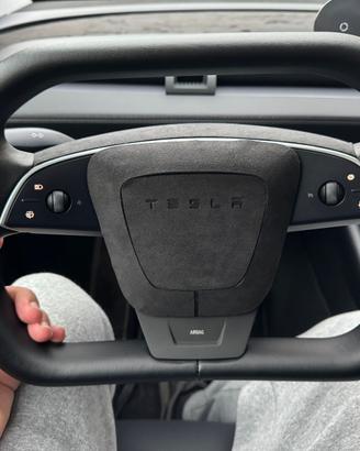 volante x Tesla model Y Juniper e model 3 highland