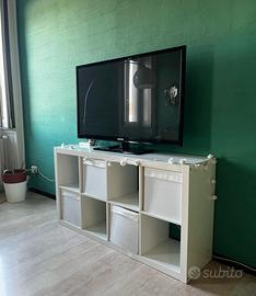 Scaffale a cubi Ikea in legno bianco