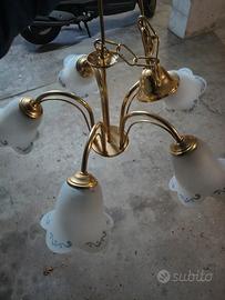 lampadario fiore perfettamente funzionante 