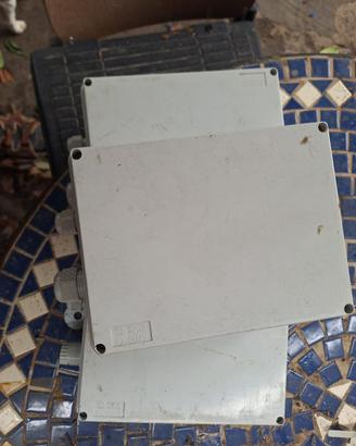 Scatola di Derivazione da Esterno stagna 39x31 Cm