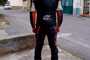 tuta moto