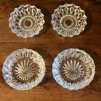 Quattro posacenere vintage in vetro lavorato