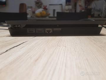 Playstation 4 slim + joystick