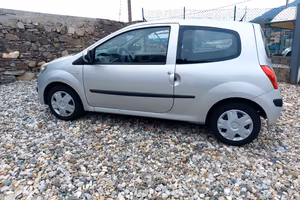 Renault tuyngo benzina 85.000 km