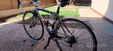 Bici da corsa in carboniio