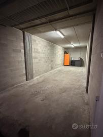 Box / Magazzino 35 mq Venaria Reale