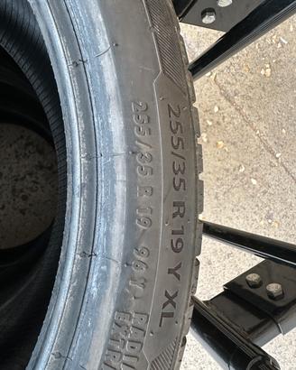 Gomme BARUM Bravuris 5 255/35 R19 Y XL usate