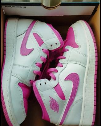 Jordan mid 1 