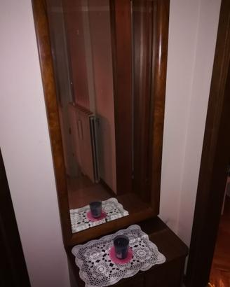 COMODINO CON SPECCHIO
