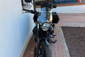 Moto Guzzi v7 stone