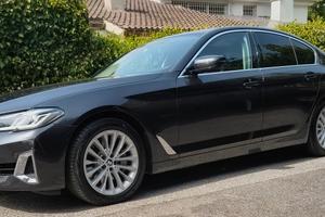 BMW 530 I X DRIVE LUXURY LINE