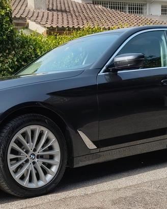 BMW 530 I X DRIVE LUXURY LINE