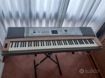 Tastiera Yamaha Portable Grand DGX-620