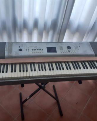 Tastiera Yamaha Portable Grand DGX-620