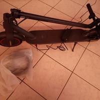 Monopattino Xiaomi Mi Electric Scooter Pro 2