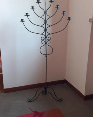 Candelabro da terra in ferro battuto