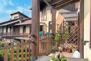 Luminosa camera con balcone