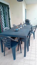 tavolo plastica con 6 sedie